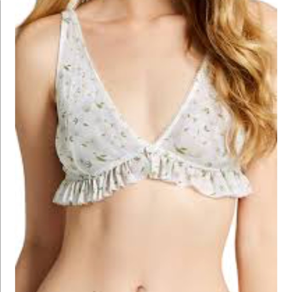 Jessica Simpson bralette